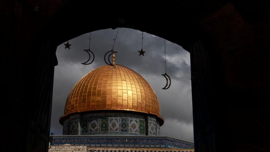Suasana masjid Al-Aqsa di Kota Tua, Yerusalem. (REUTERS/Ammar Awad)