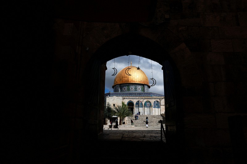 Suasana masjid Al-Aqsa di Kota Tua, Yerusalem. (REUTERS/Ammar Awad)