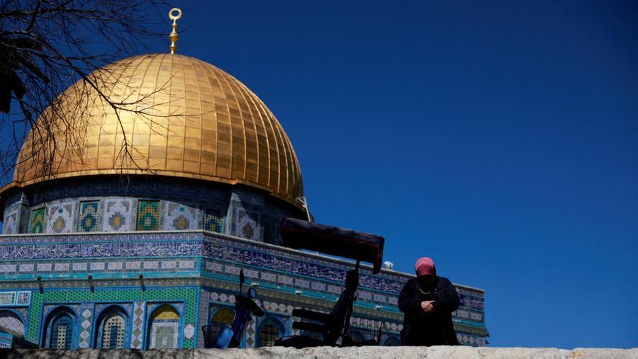 Suasana masjid Al-Aqsa di Kota Tua, Yerusalem. (REUTERS/Ammar Awad)