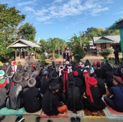 Cara Unik Jemaah An Nadzir Tentukan 1 Ramadhan, Pakai Kain Tipis