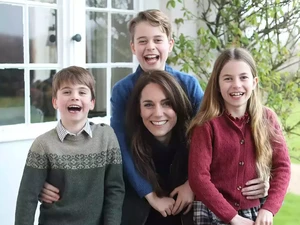 Kabar Terbaru Kate Middleton, Muncul Perdana usai Jalani Operasi Perut