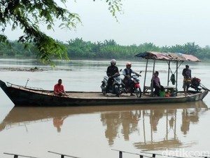 Sungai Bengawan Solo Siaga 2, Warga Bojonegoro Waspada!
