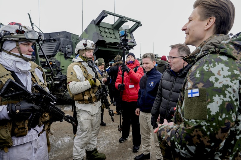 NATO menggelar latihan tempur besar-besaran di fjord Norwegia Utara. (AP/Heiko Junge) NATO menggelar latihan tempur besar-besaran di fjord Norwegia Utara. (AP/Heiko Junge)