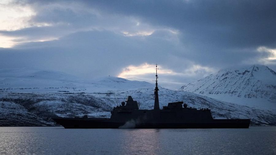 NATO menggelar latihan tempur besar-besaran di fjord Norwegia Utara. (AP/Heiko Junge)