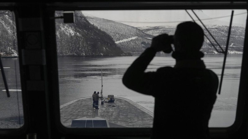 NATO menggelar latihan tempur besar-besaran di fjord Norwegia Utara. (AP/Heiko Junge)
