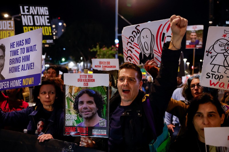 Ricuh demo pembebeasan sandera di Tel Aviv, Israel, Sabtu (9/3/2024). (REUTERS/Carlos Garcia Rawlins) Ricuh demo pembebeasan sandera di Tel Aviv, Israel, Sabtu (9/3/2024). (REUTERS/Carlos Garcia Rawlins)