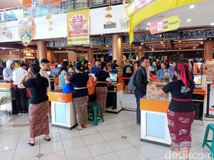 Toko dan Supermarket di Badung Diserbu Pengunjung Jelang Nyepi-Ramadan