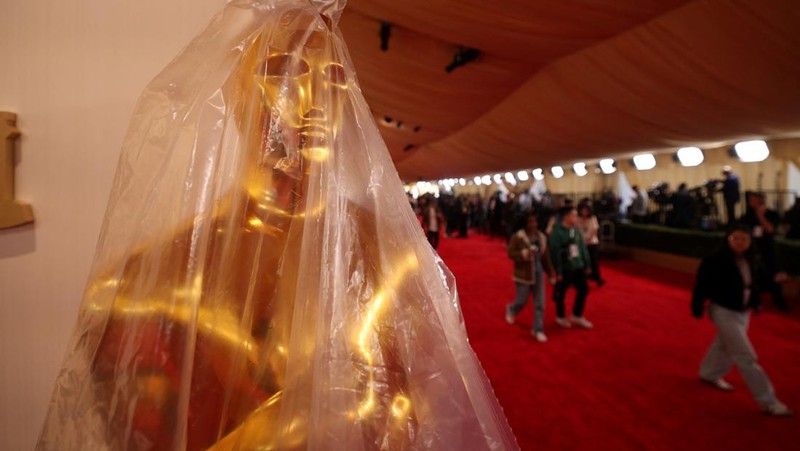 Suasana persiapan jelang Academy Awards ke-96 atau Oscars 2024 di Dolby Theatre, Los Angeles, California, Amerika Serikat, Sabtu (9/3/2024). (REUTERS/Maye-E Wong)