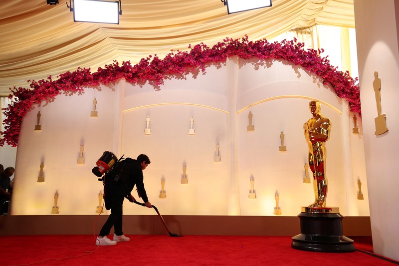 Suasana persiapan jelang Academy Awards ke-96 atau Oscars 2024 di Dolby Theatre, Los Angeles, California, Amerika Serikat, Sabtu (9/3/2024). (REUTERS/Maye-E Wong) Suasana persiapan jelang Academy Awards ke-96 atau Oscars 2024 di Dolby Theatre, Los Angeles, California, Amerika Serikat, Sabtu (9/3/2024). (REUTERS/Maye-E Wong)