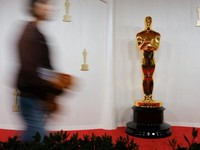 Piala Oscar 2024: Oppenheimer Juara, Emma Stone Aktris Terbaik