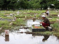 Bacaan Doa Ziarah Kubur Beserta Adab dan Larangannya