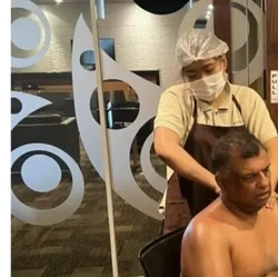 Heboh Bos AirAsia Tony Fernandes Telanjang Dada-Bawa RI, Ada Apa?