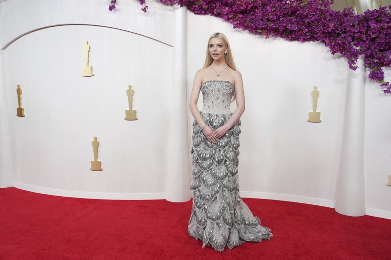 Emma Stone tiba di Oscar pada Minggu, 10 Maret 2024, di Teater Dolby di Los Angeles. Emma Stone tiba di Oscar pada Minggu, 10 Maret 2024, di Teater Dolby di Los Angeles. (Photo by Jordan Strauss/Invision/AP)