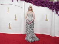 Potret Sejumlah Artis Dengan Busana Terbaik & Terunik di Oscar 2024