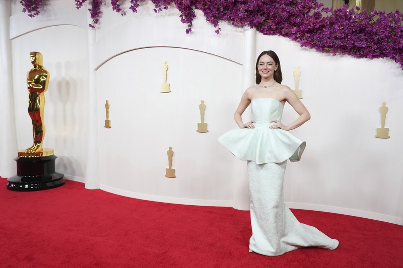 Emma Stone tiba di Oscar pada Minggu, 10 Maret 2024, di Teater Dolby di Los Angeles. Emma Stone tiba di Oscar pada Minggu, 10 Maret 2024, di Teater Dolby di Los Angeles. (Photo by Jordan Strauss/Invision/AP)