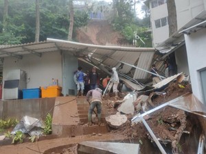 BPBD Bogor Ungkap Penyebab Tanah Longsor Timbun 2 Orang di Puncak