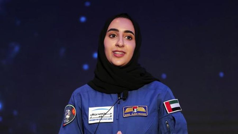 Astronaut UEA Nora Al Matrooshi mengugkap NASA tengah mengembangkan hijab khusus astronaut. (Foto: AP/Kamran Jebreili)