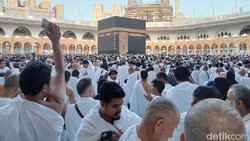 Pro Kontra Fenomena Naik Haji dengan Jalan Kaki