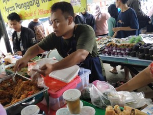Cara ke Pasar Takjil Benhil Naik KRL, MRT, dan TransJakarta