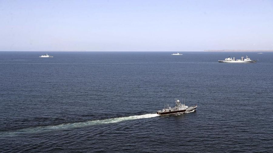 Iran akan memulai latihan angkatan laut gabungan dengan Rusia dan China di bagian utara Samudera Hindia, kata media pemerintah Selasa (12/3). (Iranian Army via AP)