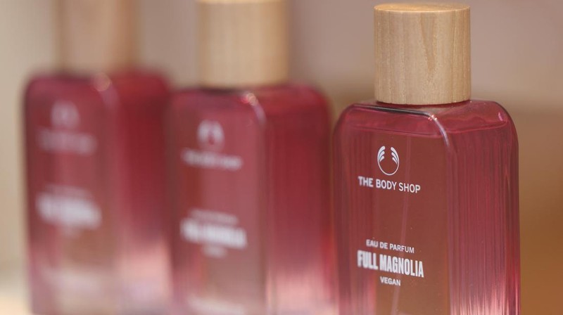 Perusahaan kosmetika ternama di dunia, The Body Shop bangkrut dan menutup ratusan tokonya d Amerika Serikat dan Kanada. Operasional perusahaan tertekan inflasi. (Getty Images via AFP/SCOTT OLSON)