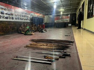 Massa Simpatisan Caleg Serang KPU Jayawijaya Pakai Ketapel hingga Panah