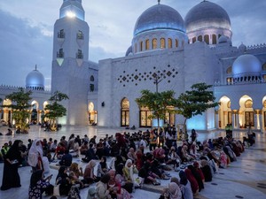 Terungkapnya Order Fiktif Takjil Rp 1 Miliar di Masjid Zayed Solo