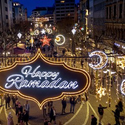 Sejarah Baru, Lampu Ucapan Ramadan Hiasi Kota Frankfurt, Jerman