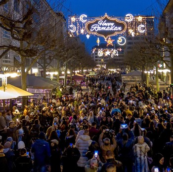 Potret Indah Jalanan Frankfurt Jerman Dihiasi Ornamen Ramadan