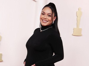 Vanessa Hudgens Sewot Paparazzi Bocorin Kabar Lahirannya
