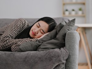Tidur Setelah Sahur, Bikin Seger atau Malah Jadi Ngantukan?