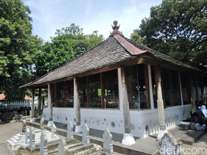 Menapak Sejarah Astana Gunung Sembung dan Kisah Dakwah Bratalegawa