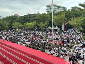 Anjungan Losari Makassar Dipadati Peserta Bukber Sepanjang 2,5 Km