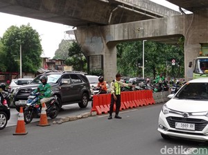 Ini Lokasi Pemotor Lawan Arah di Jaksel hingga Siram Cairan ke Sekuriti