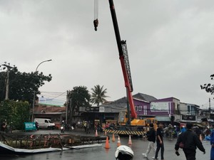 Reklame yang Roboh di Gedebage Ternyata Izinnya Sudah Kedaluwarsa