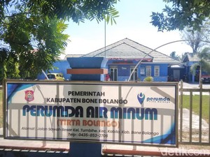 Dirut PDAM Tirta Bulango Ahmad Bahri Dipecat gegara Kerap Didemo Warga