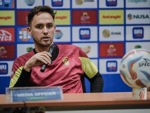 Liga 1: Paul Munster Tak Masalah Henrique-Iqbal Absen Lawan Madura United