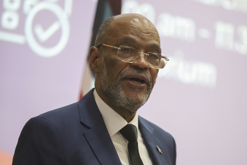 Warga membakar di sepanjang jalan setelah Perdana Menteri Haiti Ariel Henry berjanji untuk mundur setelah berbulan-bulan meningkatnya kekerasan geng, di Port-au-Prince, Haiti 12 Maret 2024. (Photo by Clarens SIFFROY / AFP) Warga membakar di sepanjang jalan setelah Perdana Menteri Haiti Ariel Henry berjanji untuk mundur setelah berbulan-bulan meningkatnya kekerasan geng, di Port-au-Prince, Haiti 12 Maret 2024. (Photo by Clarens SIFFROY / AFP)
