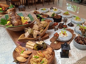 Buka Puasa di Ramadan Souq Ada Nasi Kebuli Kambing dan Gulai Bebek