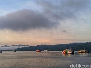 Penyeberangan Lembar-Padangbai Tutup Sementara Akibat Cuaca Buruk
