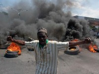 Haiti Kacau-balau! Polisi Tembak 28 Orang, Mayat-Mayat Dibakar Warga