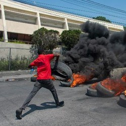 Kisah Lain Gangster Acak-Acak 1 Negara, Amerika Terlibat?