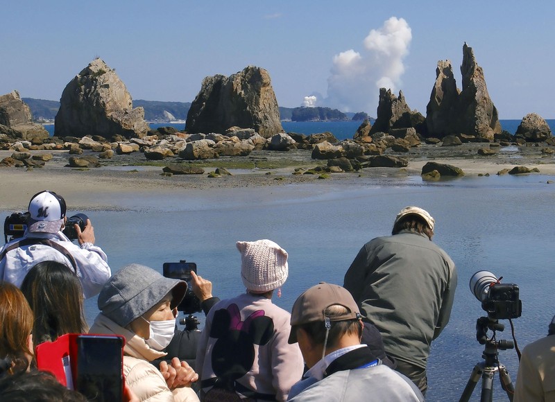 Roket Kairos kecil berbahan bakar padat milik Space One Jepang meledak tak lama setelah diluncurkan pada Rabu (13/3/2024). (via REUTERS/KYODO) Roket Kairos kecil berbahan bakar padat milik Space One Jepang meledak tak lama setelah diluncurkan pada Rabu (13/3/2024). (via REUTERS/KYODO)