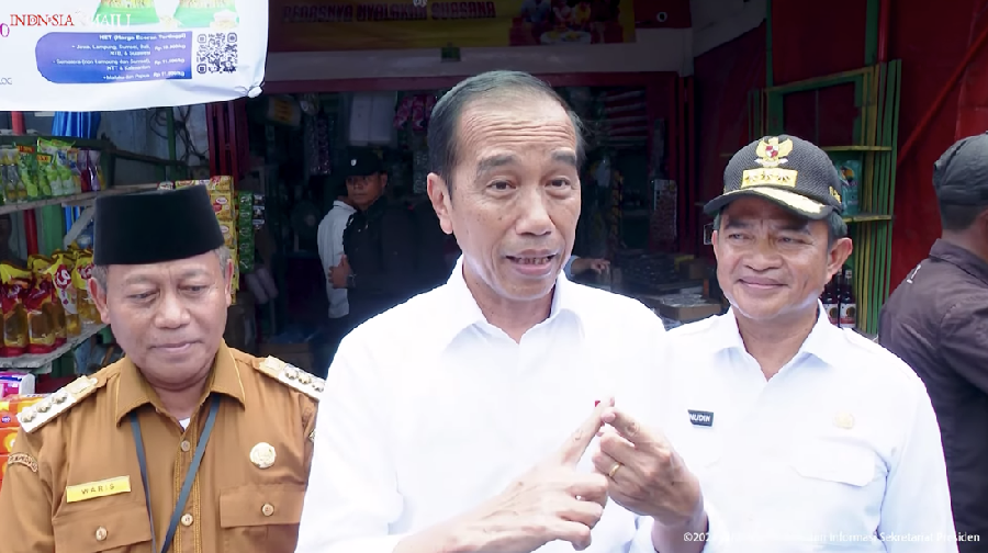 Keterangan Pers Presiden Jokowi setelah Tinjau Pasar Kawat, Tanjungbalai, 14 Maret 2024. (Tangkapan layar Youtube Setpres RI)