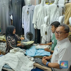 Mendag Zulhas Sidak ke Pasar Tanah Abang, Ada Apa?