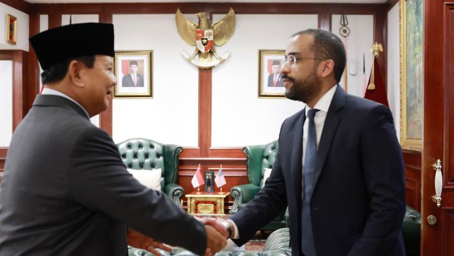 Prabowo Subianto, calon presiden terpilih, menerima surat ucapan selamat dari Presiden Amerika Serikat, Yang Mulia Joe Biden, atas kemenangan dalam perolehan suara. (Instagram @prabowo)