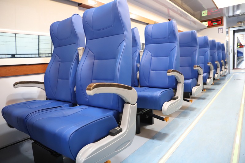 PT Kereta Api Indonesia (Persero) mengoperasikan Kereta Ekonomi New Generation pada KA (106) Gaya Baru Malam Selatan relasi Pasar Senen - Surabaya Gubeng mulai 14 Maret 2024 dan KA (105) Gaya Baru Malam Selatan relasi Surabaya Gubeng - Pasar Senen mulai 15 Maret 2024. PT Kereta Api Indonesia (Persero) mengoperasikan Kereta Ekonomi New Generation pada KA (106) Gaya Baru Malam Selatan relasi Pasar Senen - Surabaya Gubeng mulai 14 Maret 2024 dan KA (105) Gaya Baru Malam Selatan relasi Surabaya Gubeng - Pasar Senen mulai 15 Maret 2024. (Dok. KAI)