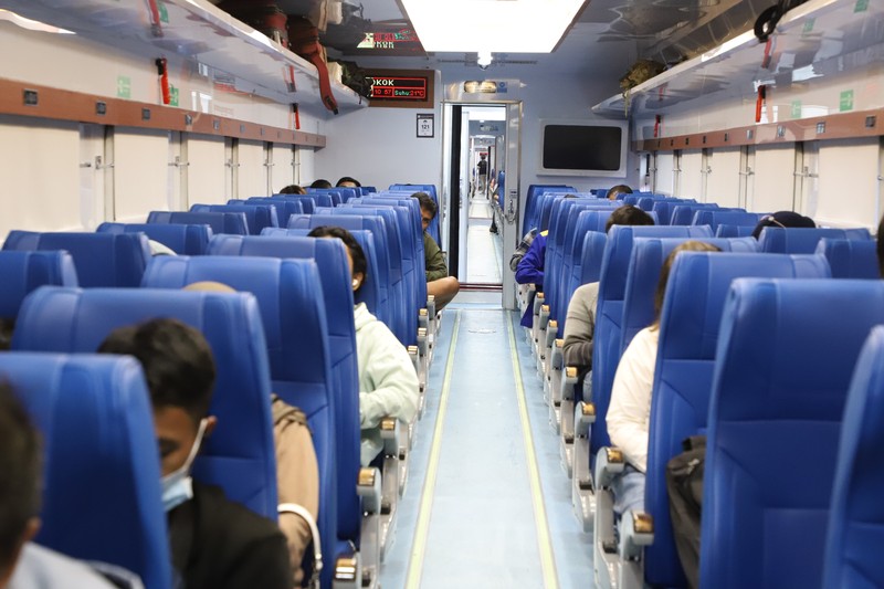 PT Kereta Api Indonesia (Persero) mengoperasikan Kereta Ekonomi New Generation pada KA (106) Gaya Baru Malam Selatan relasi Pasar Senen - Surabaya Gubeng mulai 14 Maret 2024 dan KA (105) Gaya Baru Malam Selatan relasi Surabaya Gubeng - Pasar Senen mulai 15 Maret 2024. PT Kereta Api Indonesia (Persero) mengoperasikan Kereta Ekonomi New Generation pada KA (106) Gaya Baru Malam Selatan relasi Pasar Senen - Surabaya Gubeng mulai 14 Maret 2024 dan KA (105) Gaya Baru Malam Selatan relasi Surabaya Gubeng - Pasar Senen mulai 15 Maret 2024. (Dok. KAI)