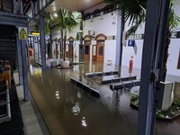 Dikepung Banjir, Stasiun Semarang Tawang Lumpuh Total