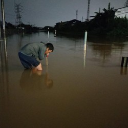 Semarang Dikepung Banjir, 4 Perjalanan KA Dibatalkan dan 14 Dialihkan